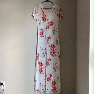 Floral Maxi dress. Size Large.